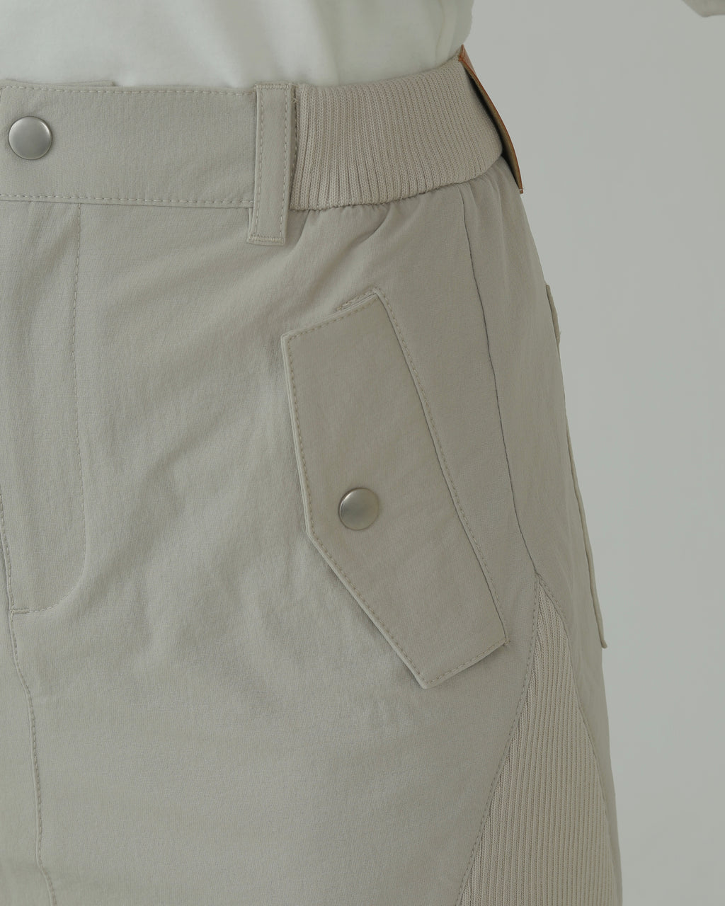 Bise Utility Skirt 
(GREIGE)