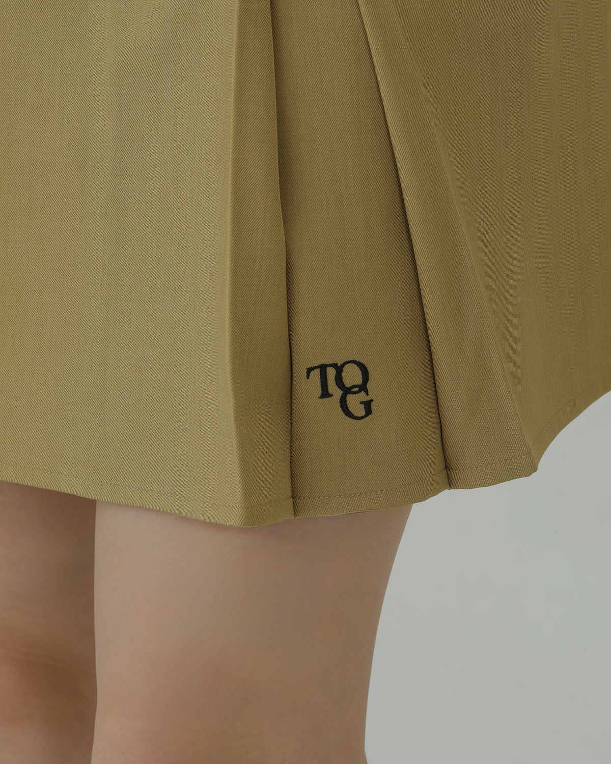 Side pleats skirt (BEIGE)