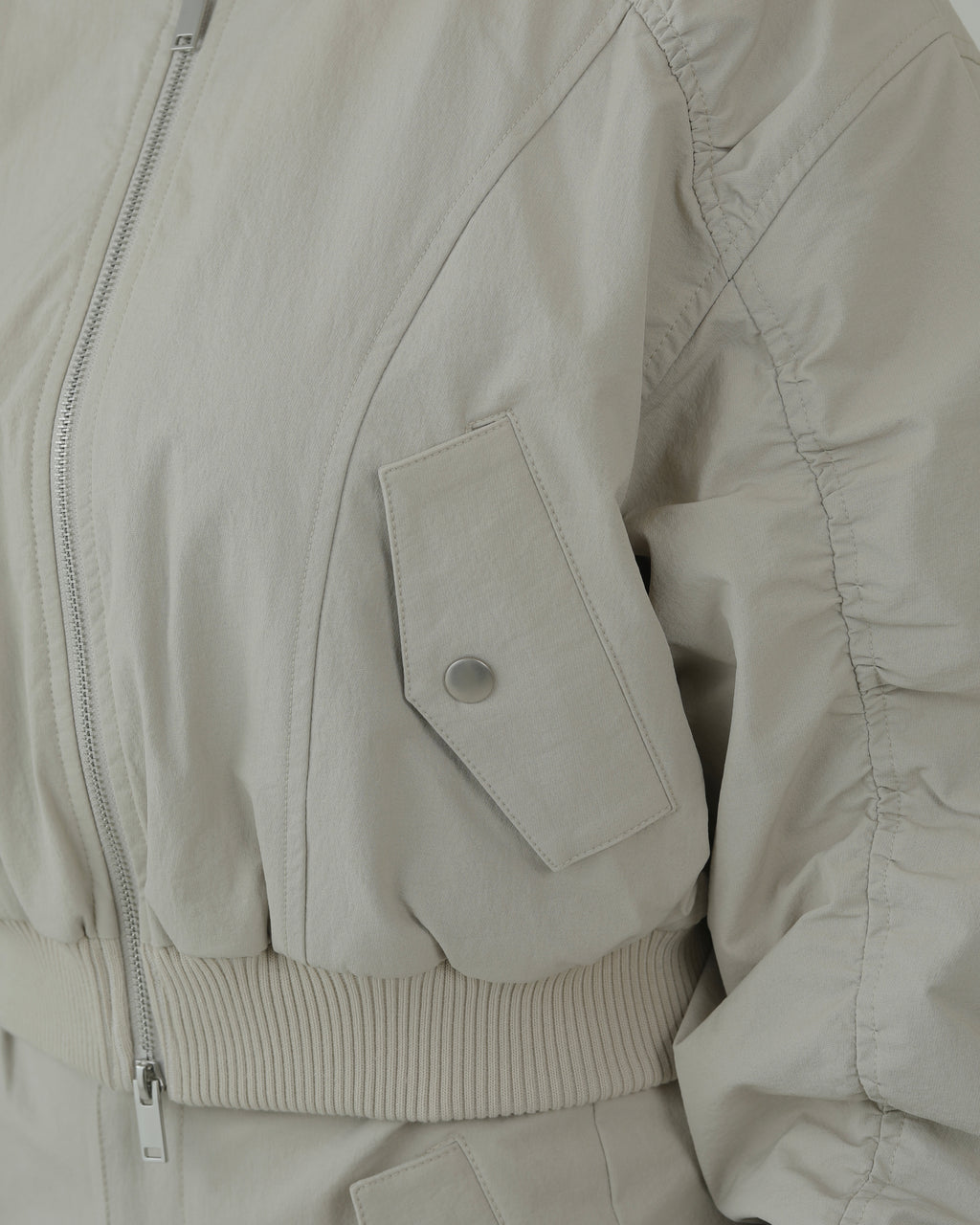 Bise Utility Jacket
(GREIGE)
