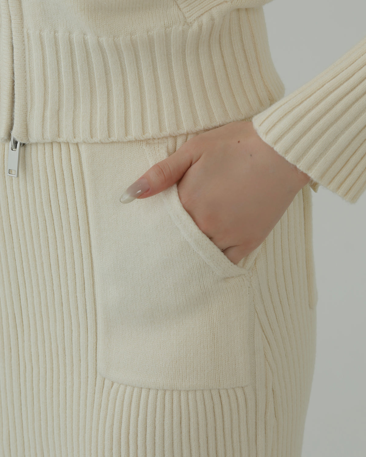 Clarté Knit Skirt
(IVORY)